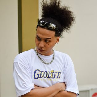 THROPY WHITE TSHIRT - GEOLIFE