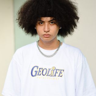 THROPY WHITE TSHIRT - GEOLIFE