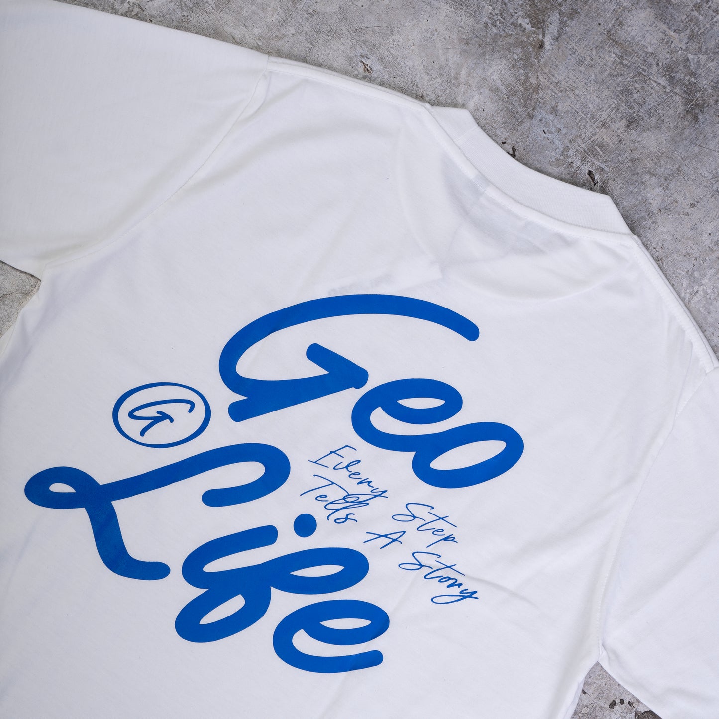 GEOLIFE SCRIPT - OFF WHITE TSHIRT