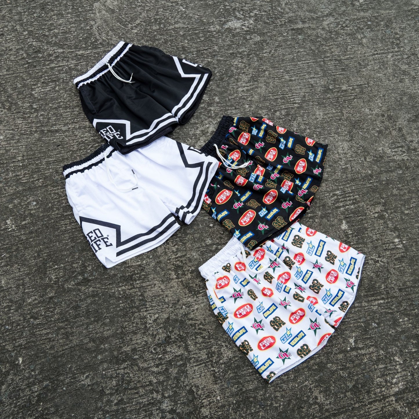 GEOLIFE PATTERN - MESH SHORT - WHITE