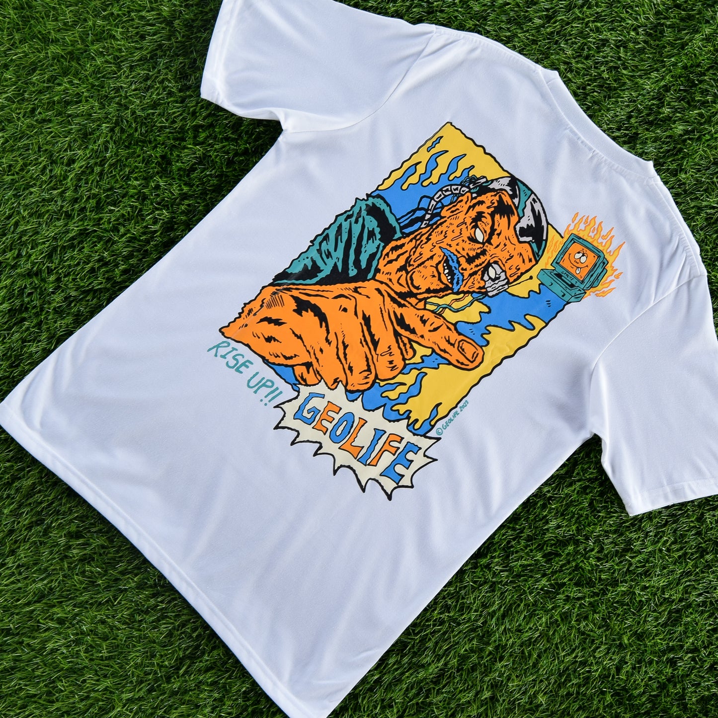 STAY WHITE TSHIRT - GEOLIFE