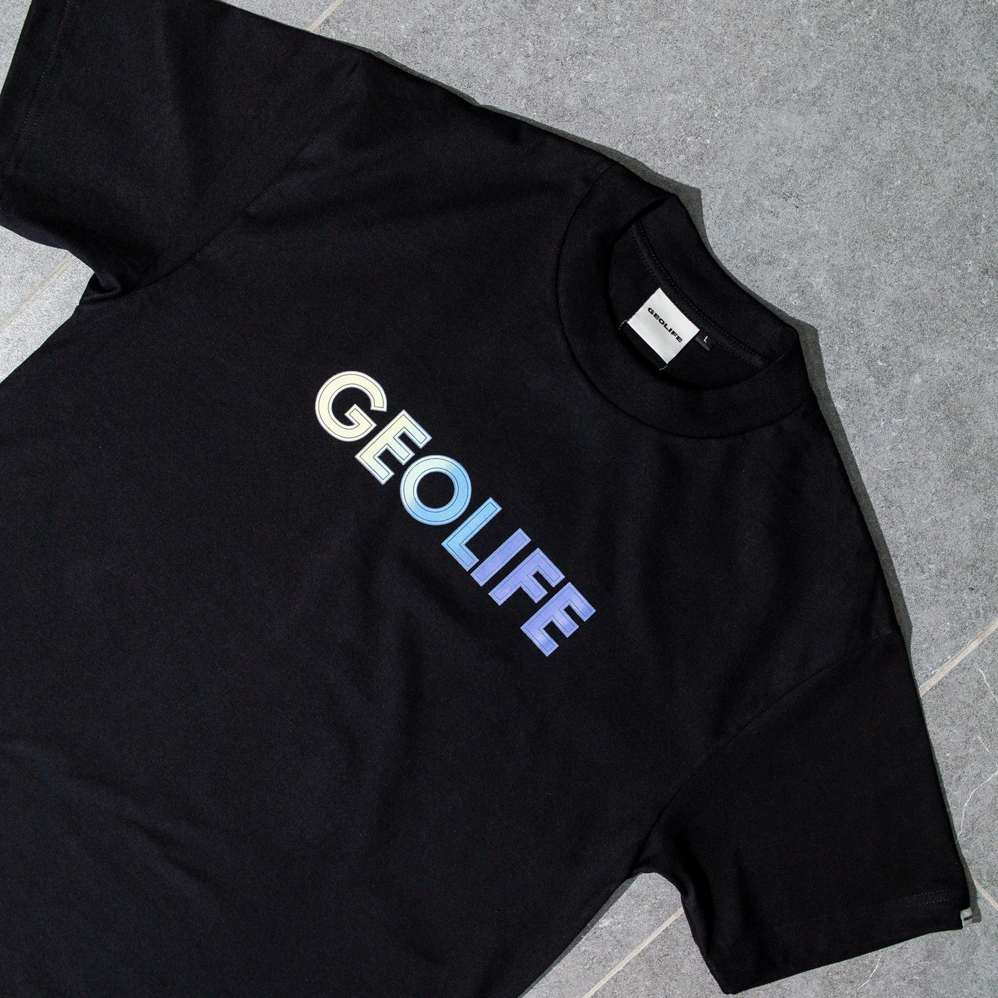 GEOLIFE GRADIENT - BLACK SHIRT