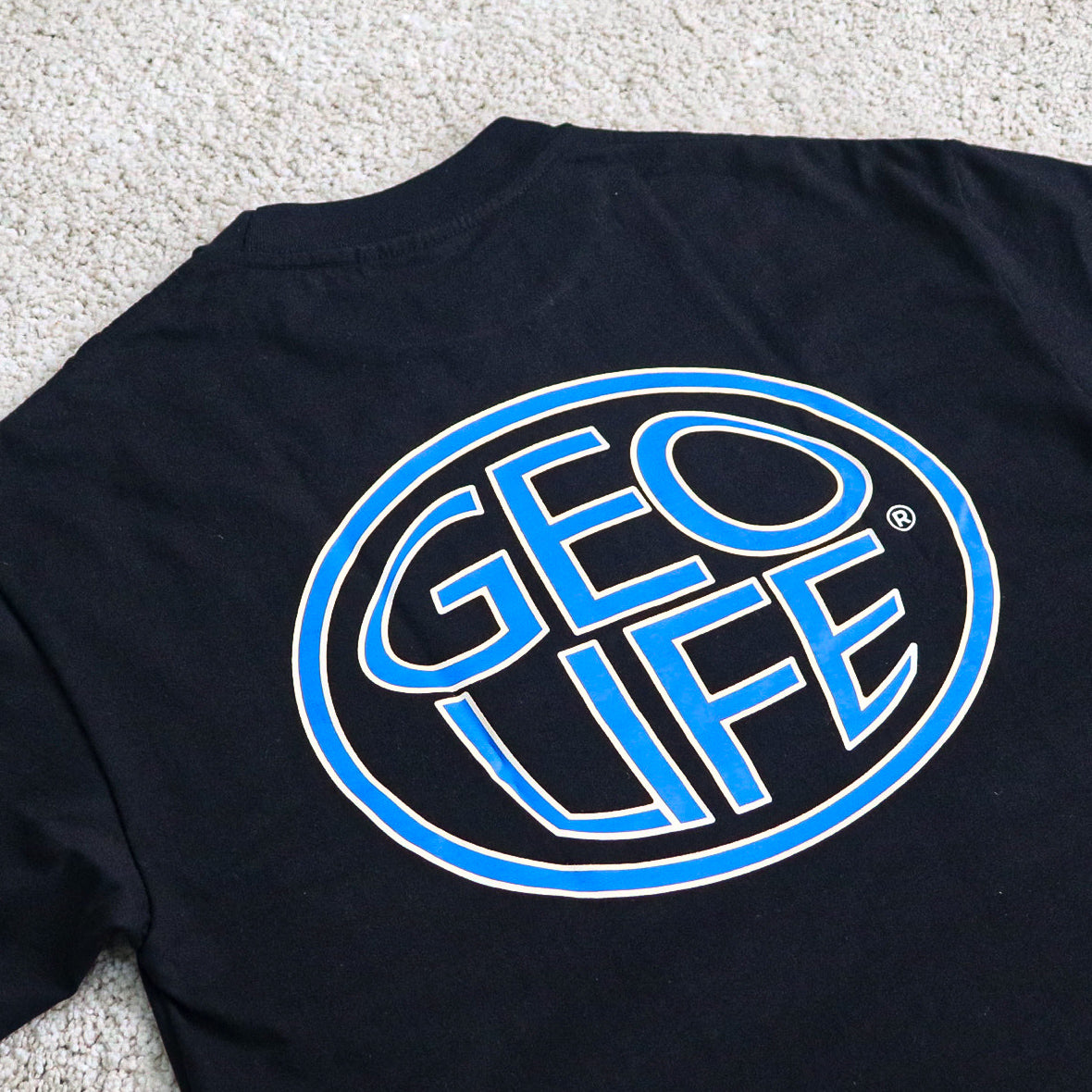 GEOLIFE UNSHAKEN - BLACK TSHIRT