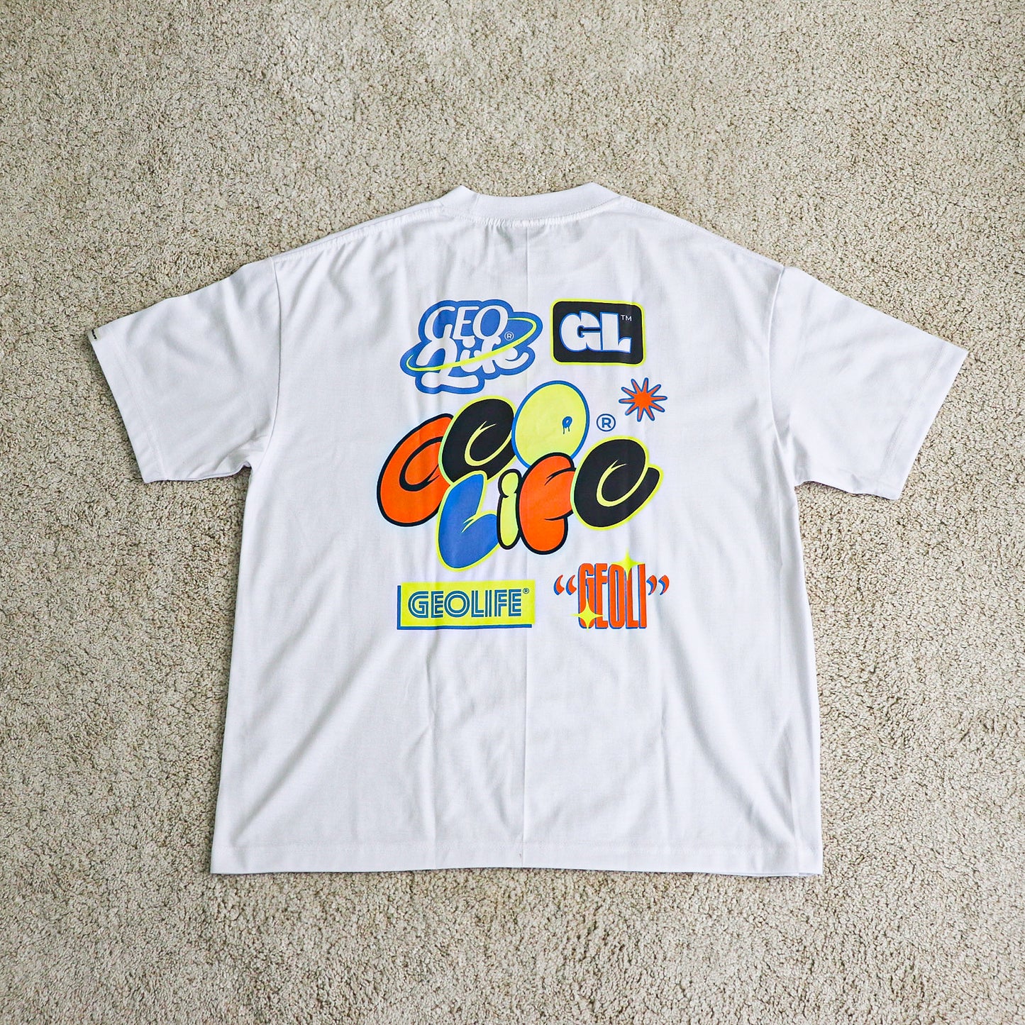 GEOLIFE STICKIES - WHITE TSHIRT