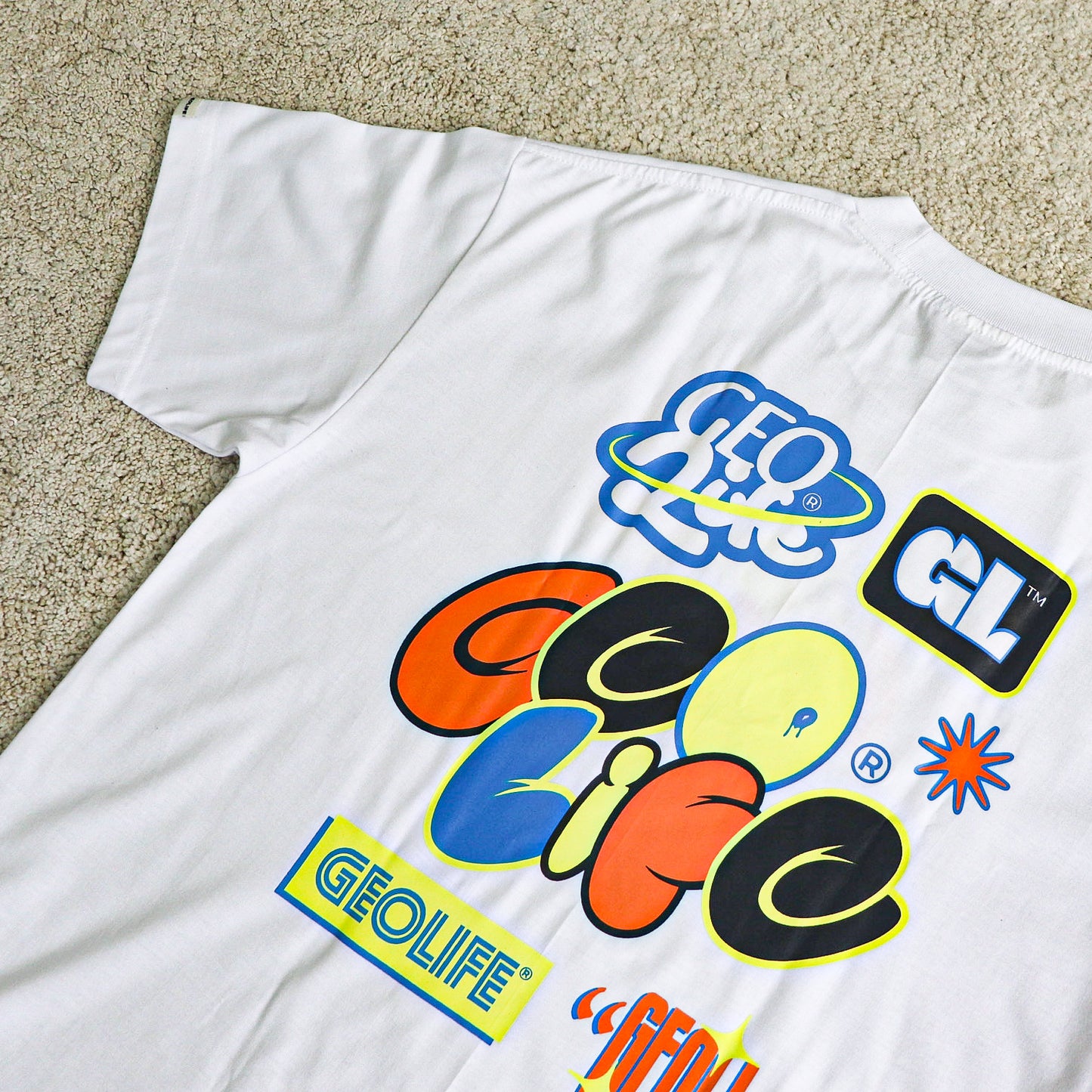 GEOLIFE STICKIES - WHITE TSHIRT