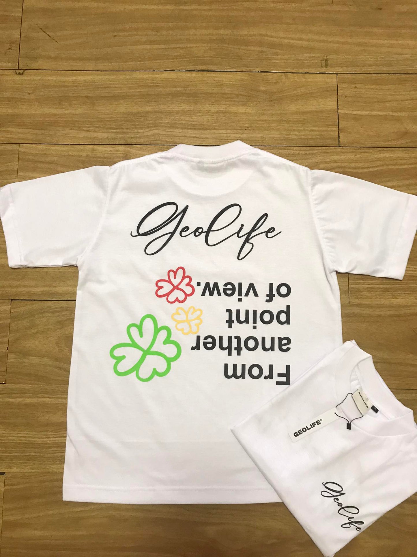 POINT OF VIEW WHITE TSHIRT - GEOLIFE