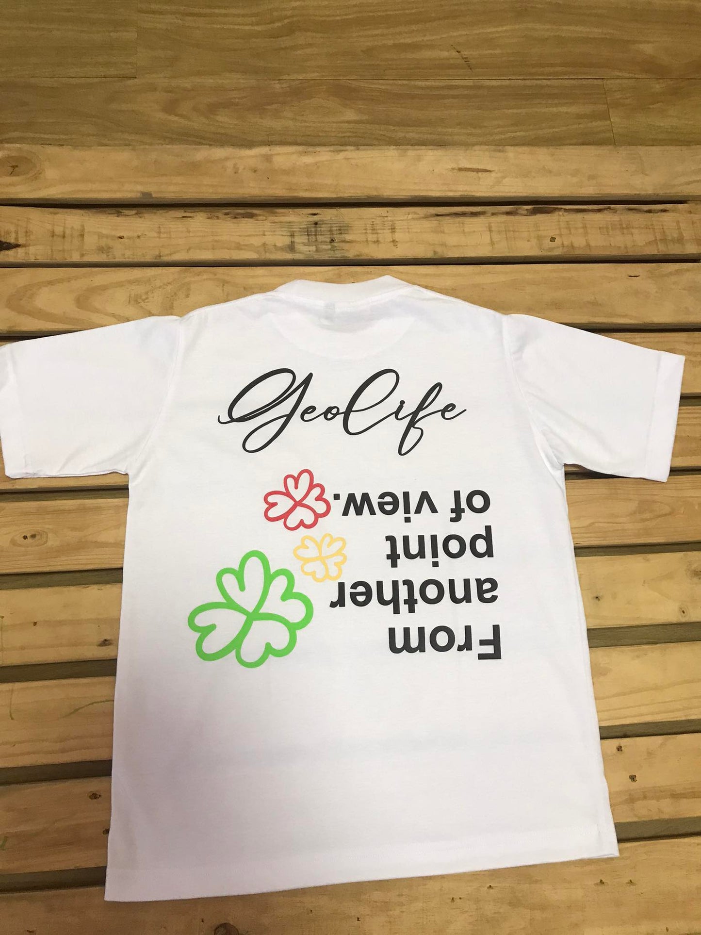POINT OF VIEW WHITE TSHIRT - GEOLIFE