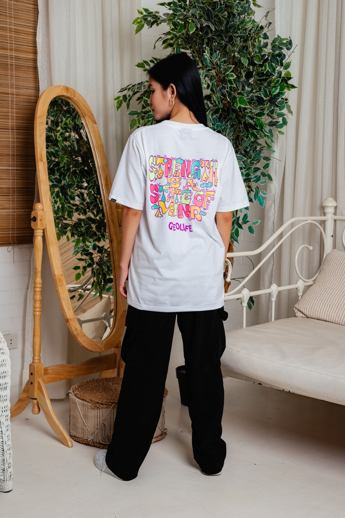 GEOLIFE STRENGTH WHITE TSHIRT