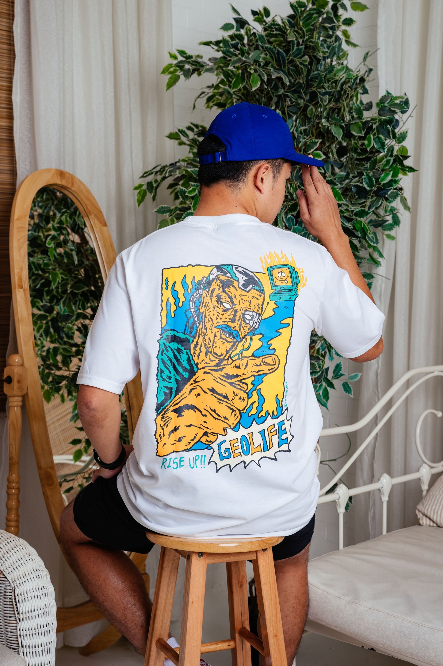 STAY WHITE TSHIRT - GEOLIFE