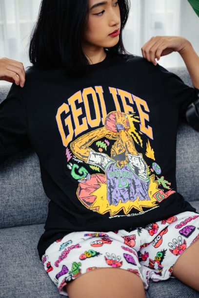 CLOUDS BLACK TSHIRT - GEOLIFE