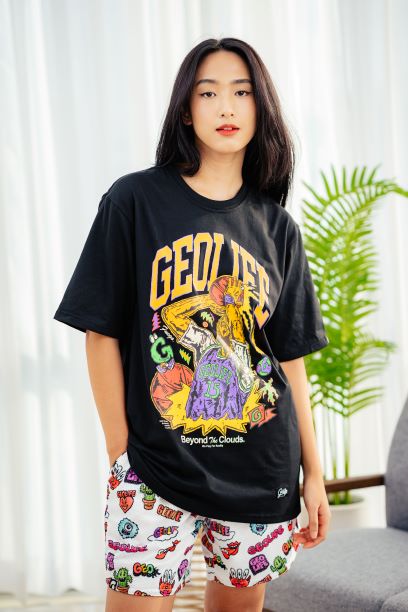 CLOUDS BLACK TSHIRT - GEOLIFE