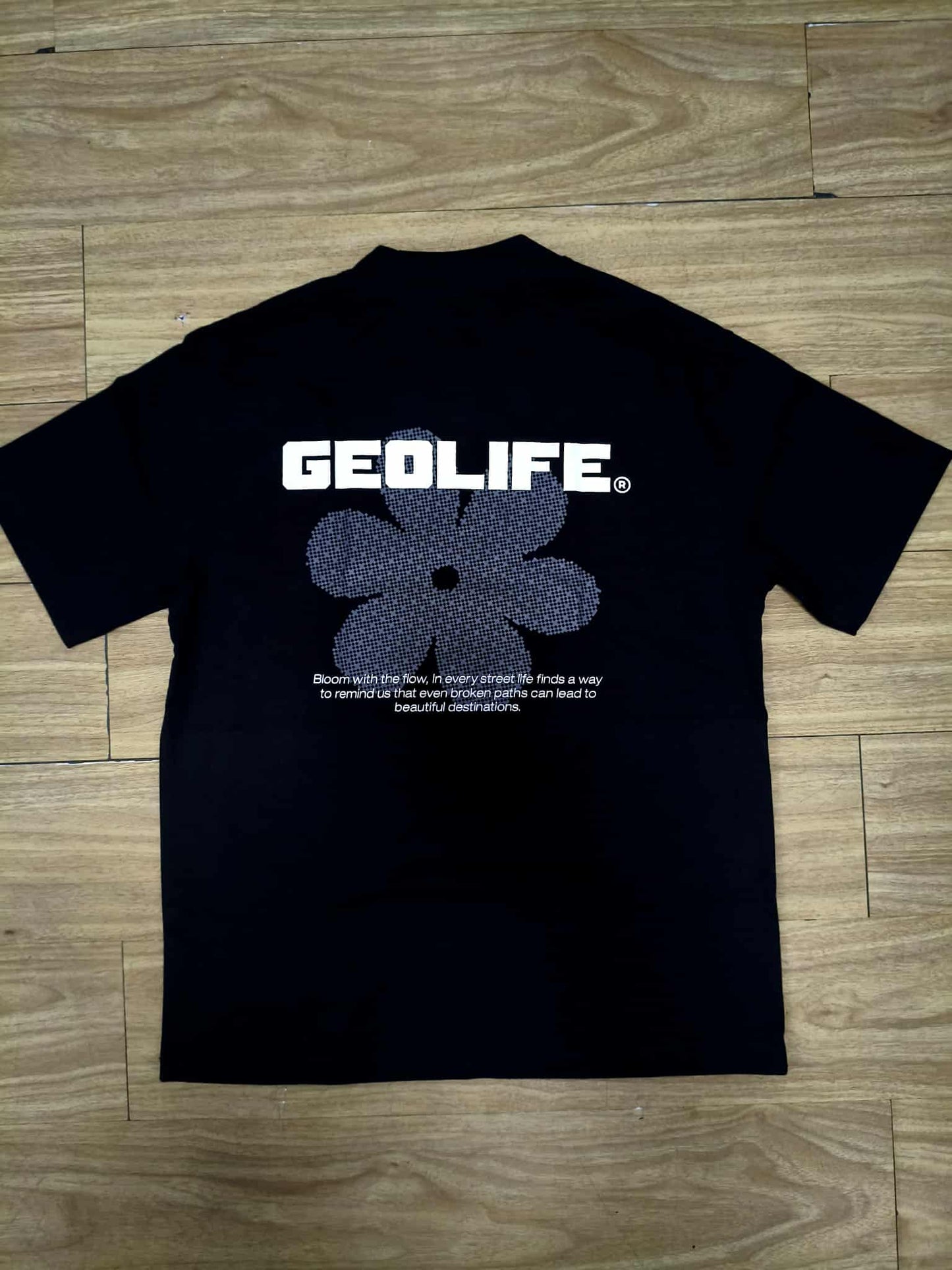 GEOLIFE BLOOM -  BLACK SHIRT