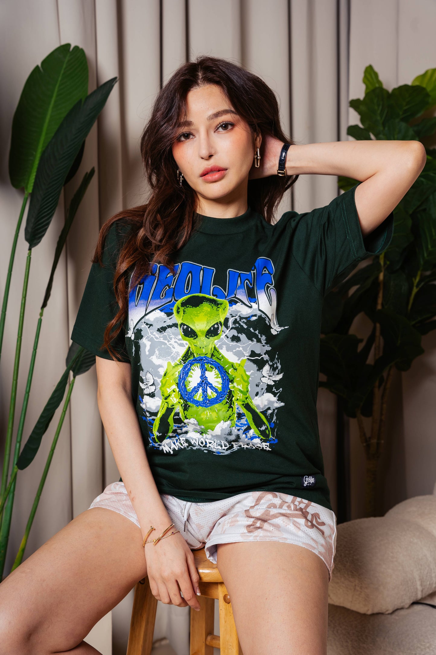 PEACE BOTTLE GREEN TSHIRT - GEOLIFE