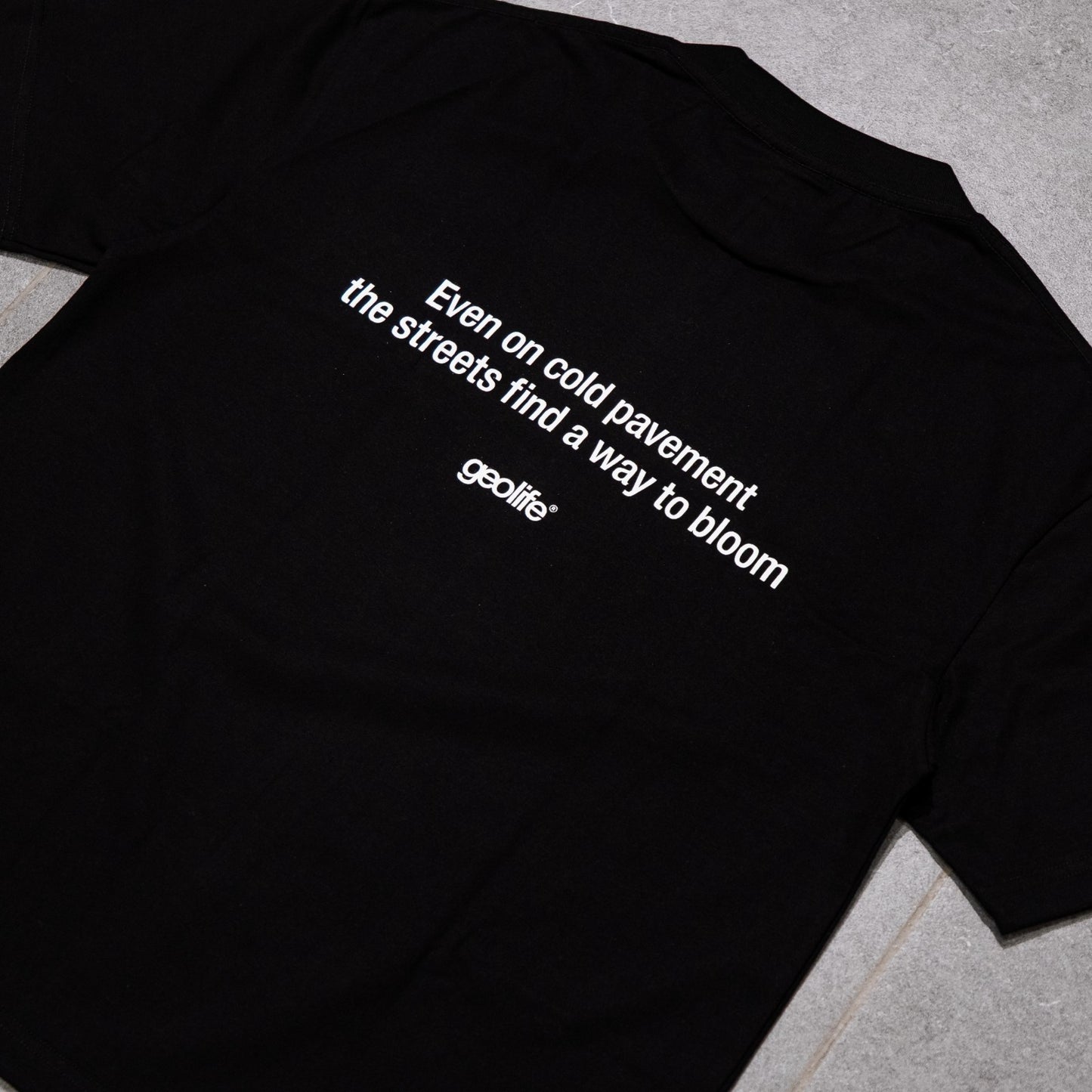 GEOLIFE PAVEMENT -  BLACK SHIRT