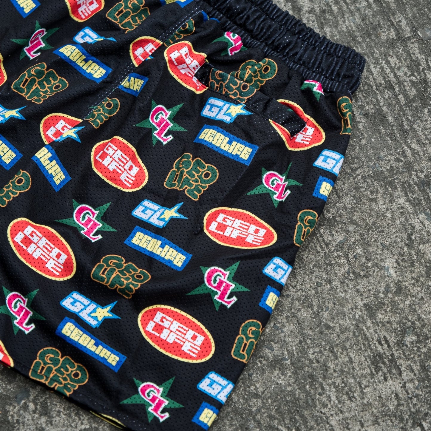 GEOLIFE PATTERN - MESH SHORT - BLACK