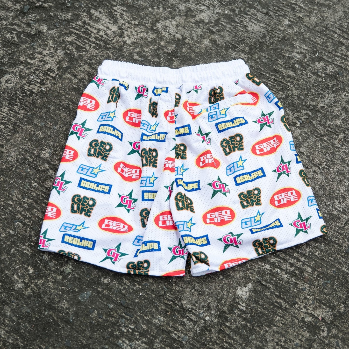 GEOLIFE PATTERN - MESH SHORT - WHITE