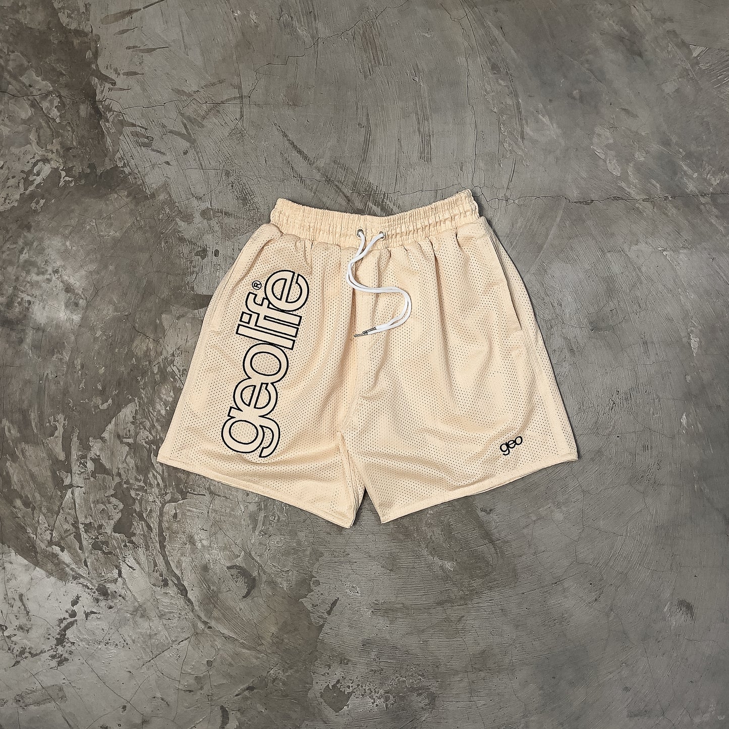 GEOLIFE EMBROIDERY MESH SHORTS --- CREAM