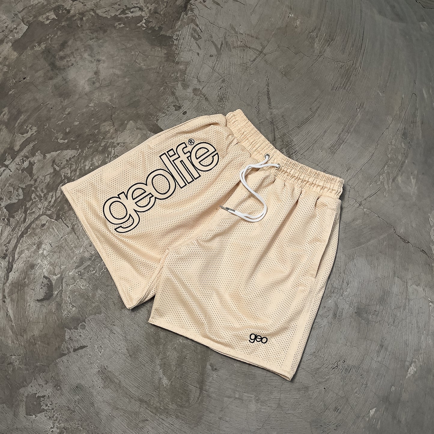 GEOLIFE EMBROIDERY MESH SHORTS --- CREAM