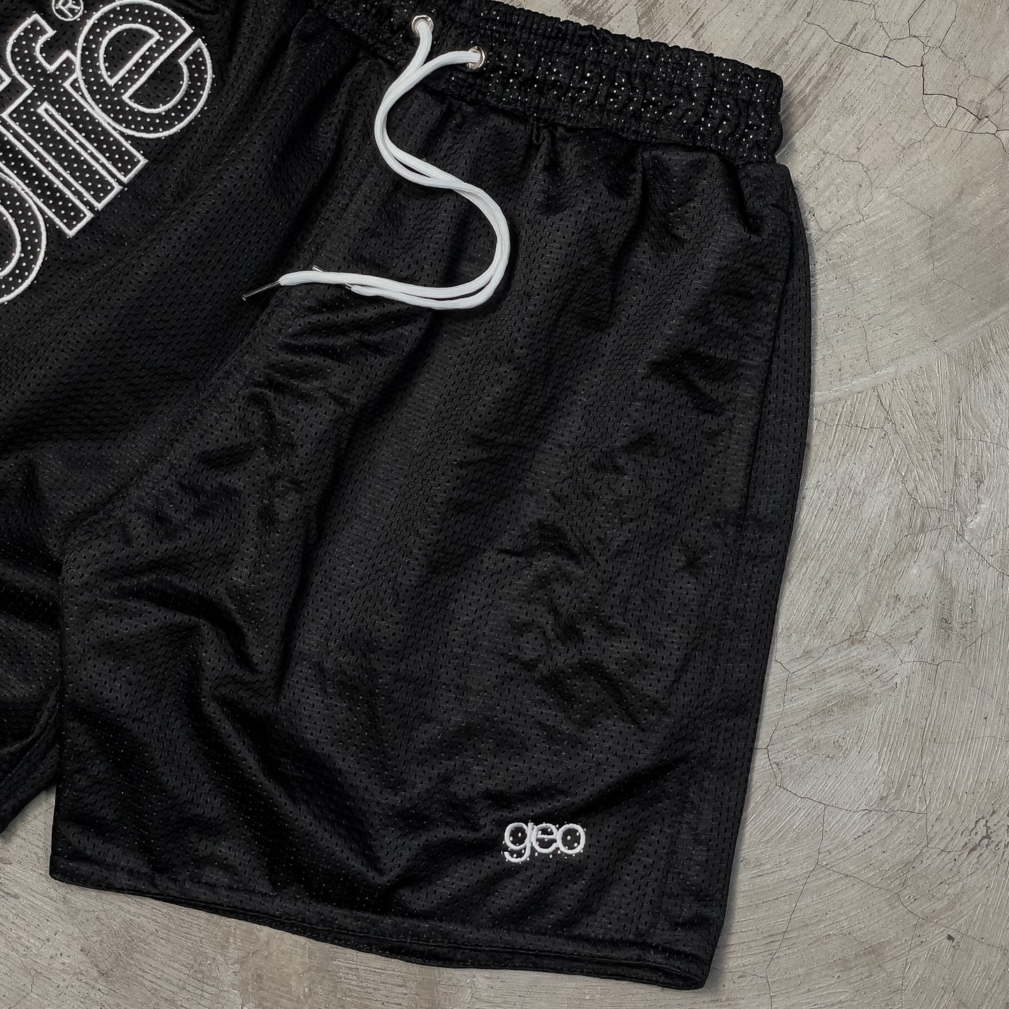 GEOLIFE EMBROIDERY MESH --- BLACK